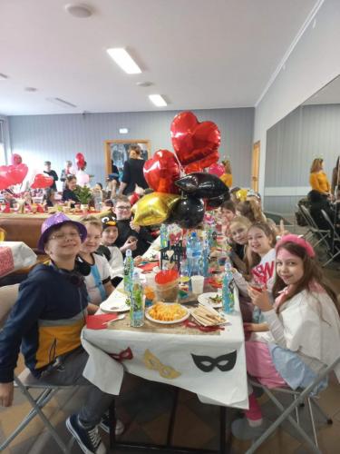 received 1367637634073679